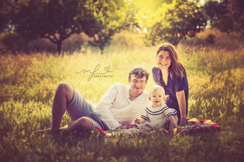 Foto famiglia PARCO ROMA MARA FANTINI Mara Fantini fotografa Roma — famiglia in parco, fotografia naturale e spontanea