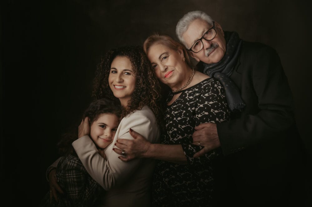 servizio-fotografico-famiglia-tre-generazioni-roma Tre generazioni insieme durante un servizio fotografico di famiglia a Roma